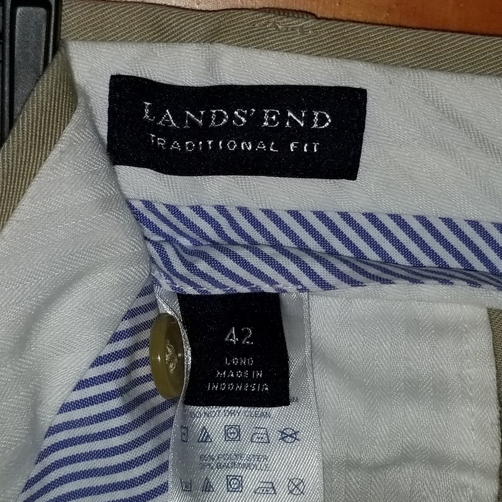 LANDS END MENS KHAKIS 42 X 30 Tradition Fit